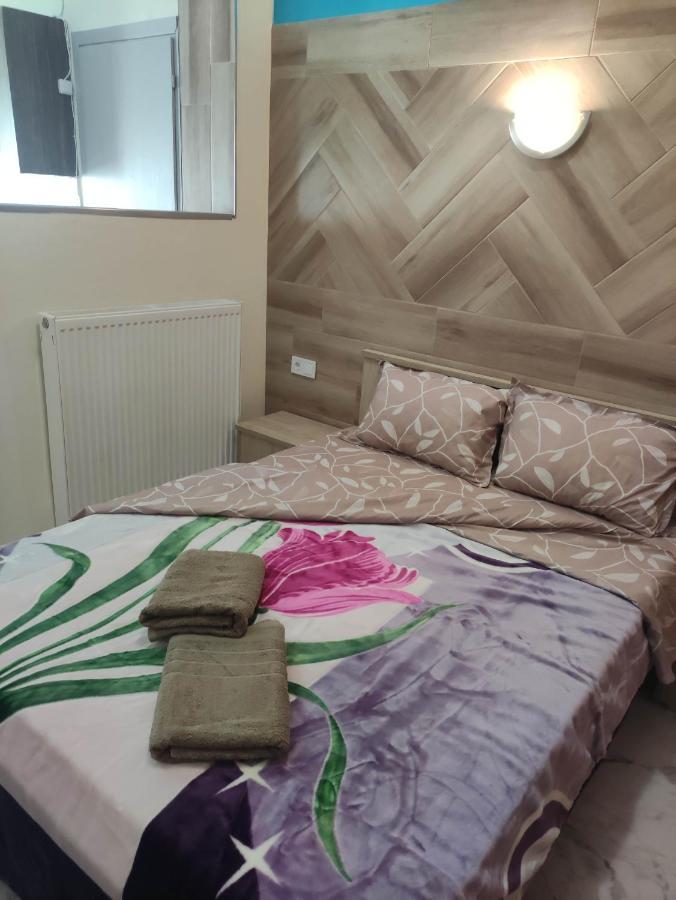 G C M 2 ROOMS kentro Kateríni Buitenkant foto